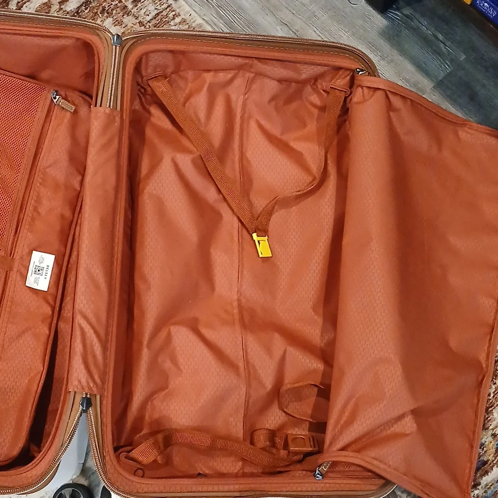 Delsey Chatelet Air 2.0 Medium Trunk Spinner Color: Angora